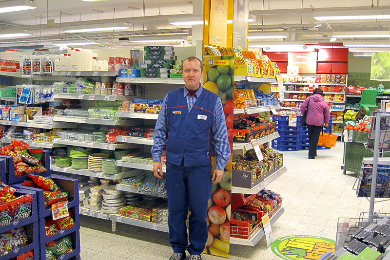 K-Market kauppias Tomi Tiukkanen Soinin Kanelissa