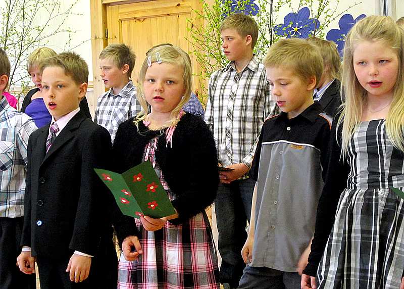 Menkijärven koulun oppilaita