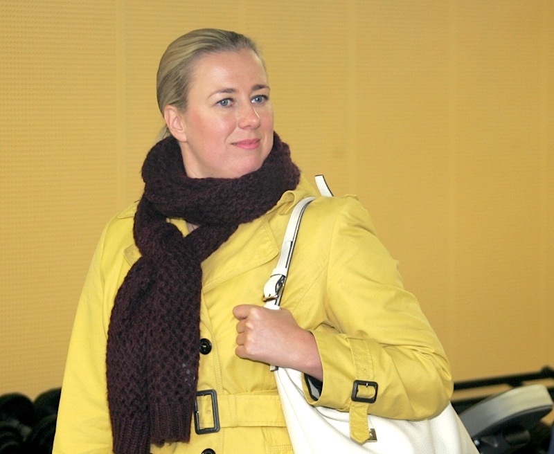 Jutta Urpilainen uimahallilla