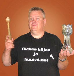 Huutokauppakeisari Aki Palsanmäki