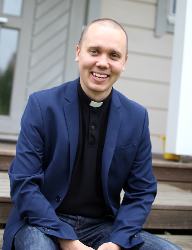 Pastori Lasse Pesu Suomen Raamattuopistosta