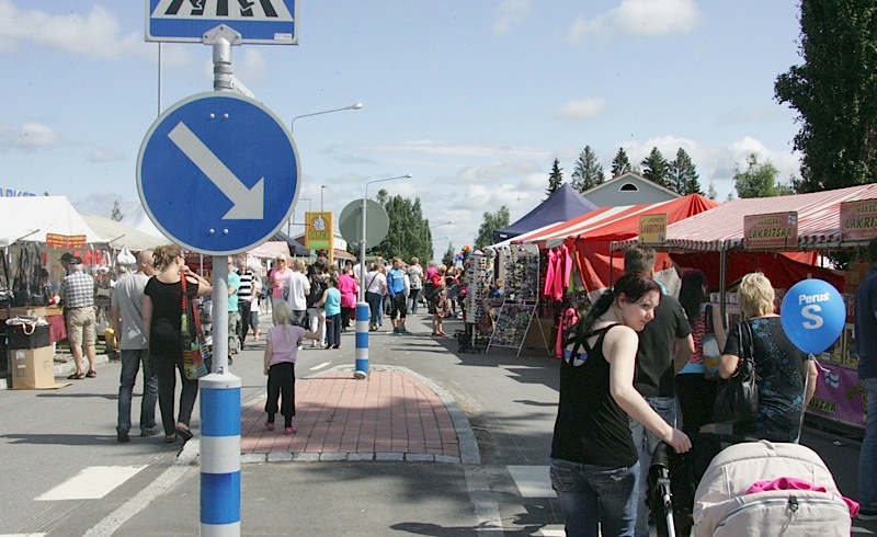 Keskuskadun ja Kauppakadun markkinat