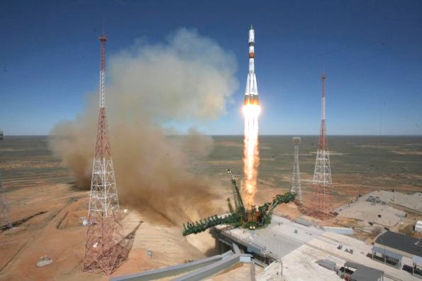 Progress M-27M -huoltoalus laukaistiin avaruuteen Baikonurin avaruuskeskuksesta Kazakstanissa 28.4.2015.