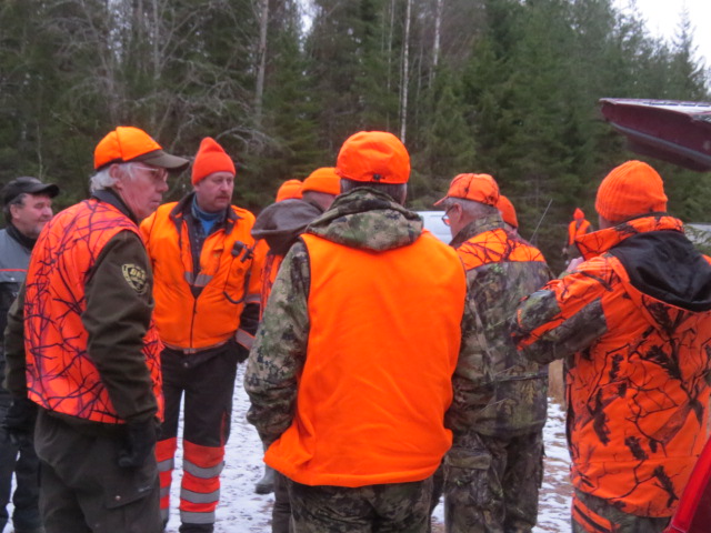 Hirvenmetsästäjät koolla
