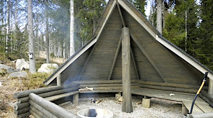 Mustikkavuoren laavu